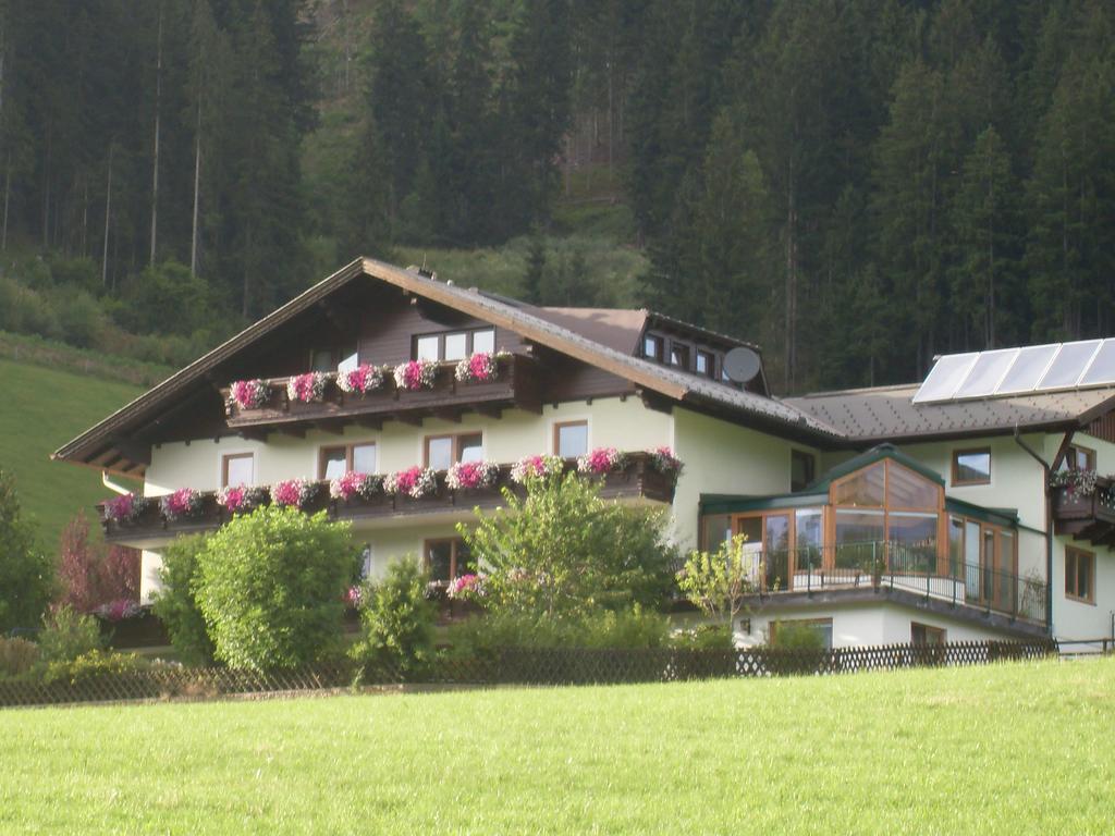 Gaestehaus Huber Fruehstueckspension 斯拉德明 外观 照片
