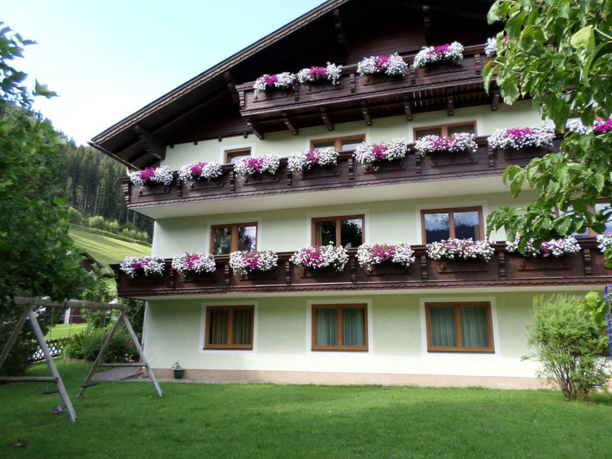 Gaestehaus Huber Fruehstueckspension 斯拉德明 外观 照片